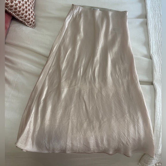 Aritizia silk midi skirt - Picture 3 of 4